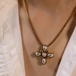 Silk & Steel Soleil Faux Pearl Detachable Brooch Necklacde | Steel